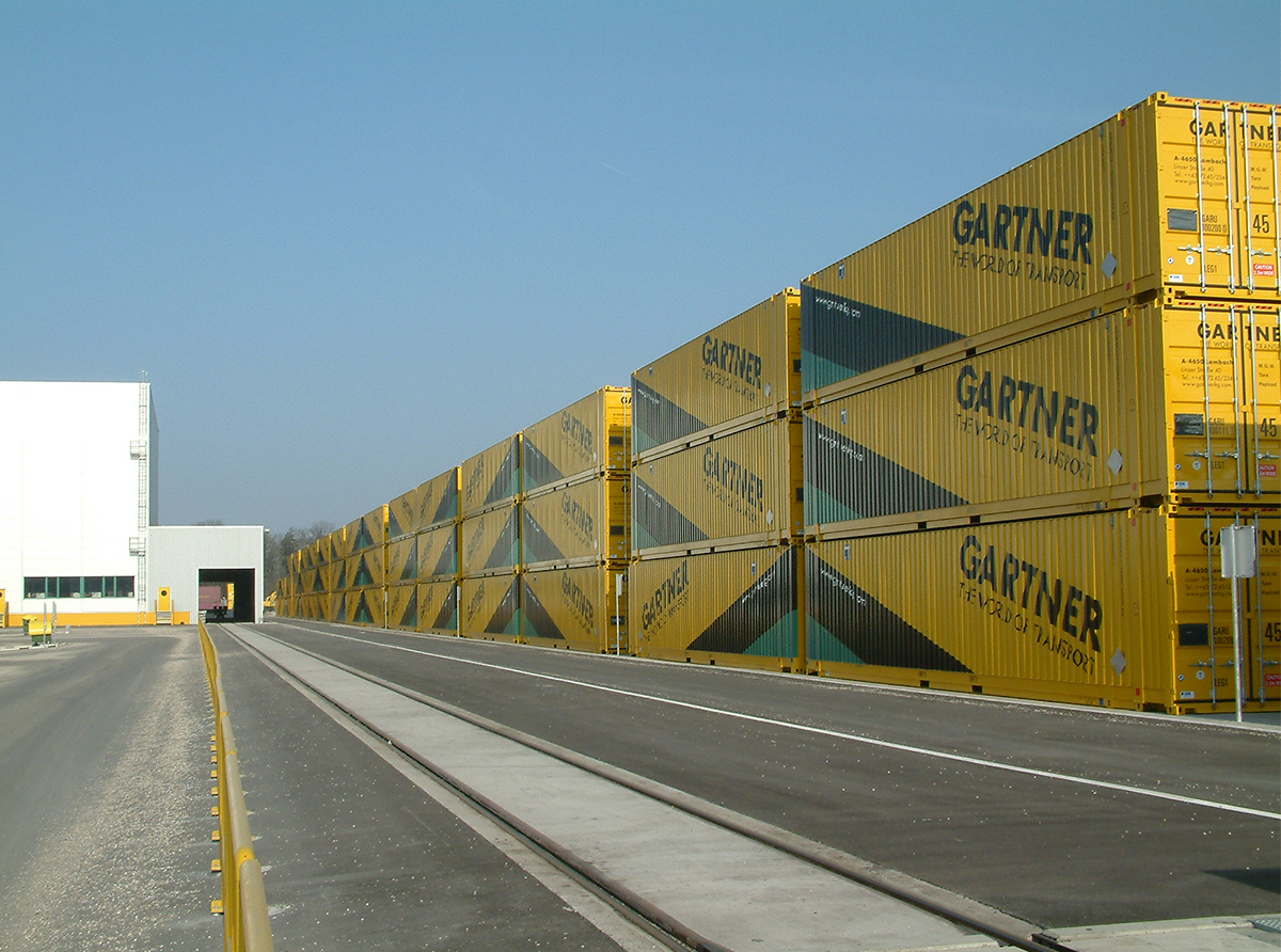 Terminal Lambach Containerwand